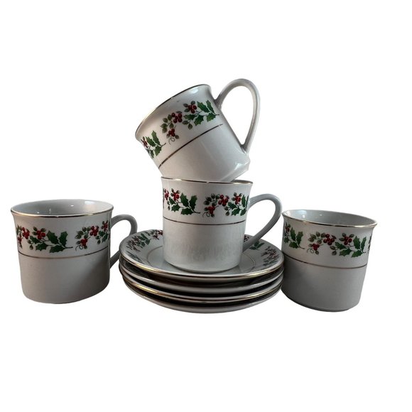 Gibson Everyday Holiday Gold Cups Saucers Holly Berries Lot of 4 Sets - Picture 1 of 16